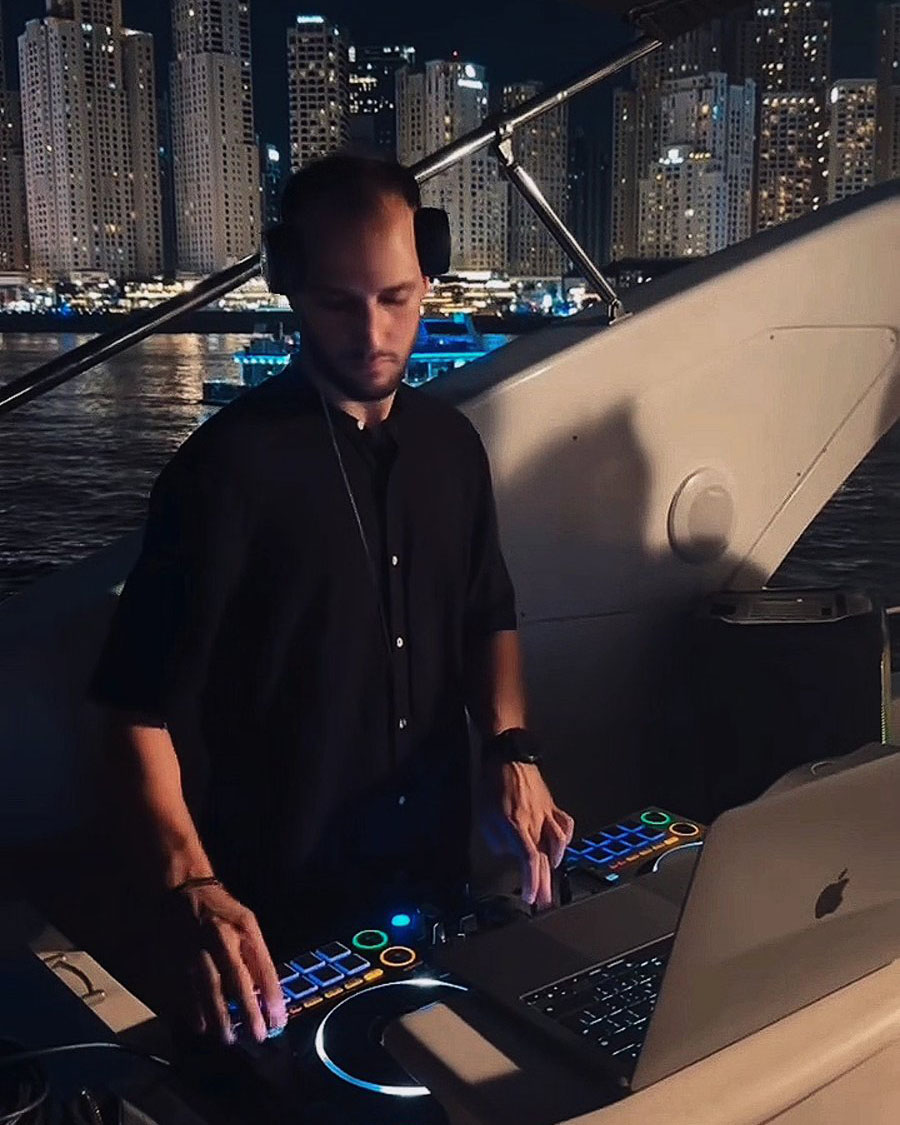Dj